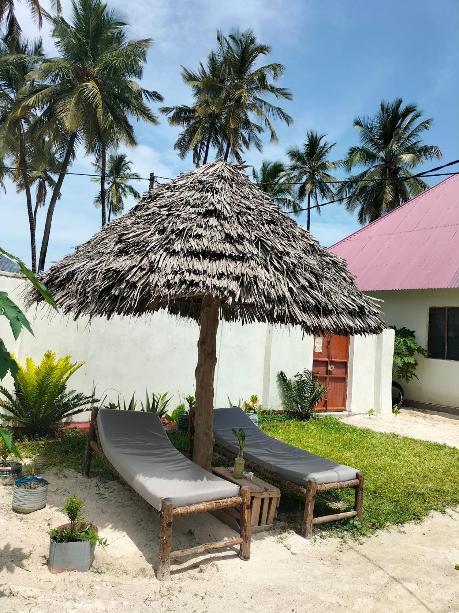 Mambo Leo Hostel Paje Exterior foto